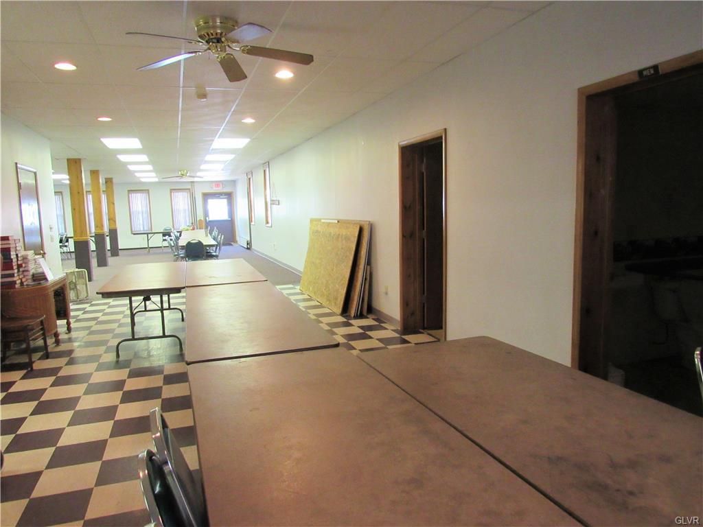 206 W 3rd St, Mount Carmel, PA 17851